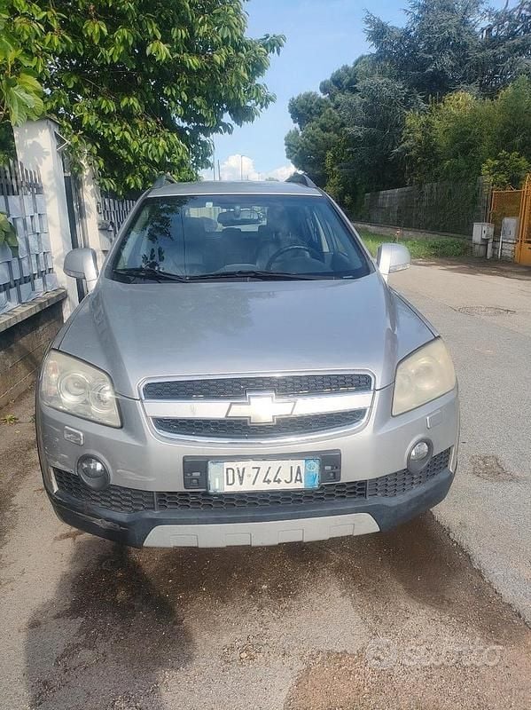 Usata Chevrolet Captiva LT 136 CV (100 kW) 2009 Grigio SUV