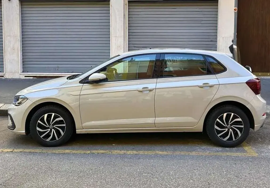 Usata VW Polo Life 95 CV (69 kW) 2023 Bianco Utilitaria
