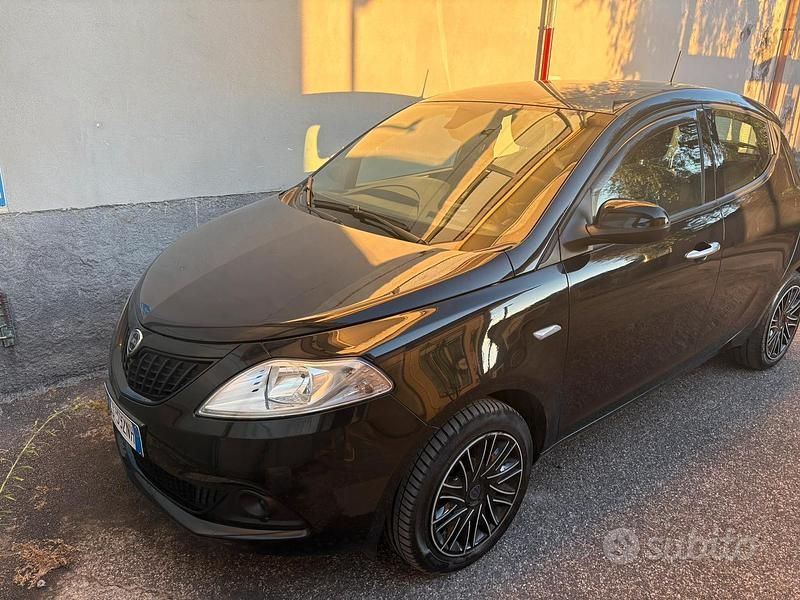Usata Lancia Ypsilon 69 CV (50 kW) 2024 Utilitaria