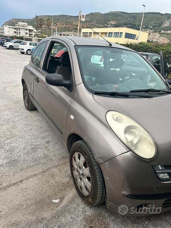 Usata Nissan Micra 65 CV (47 kW) 2006 Marrone Berlina