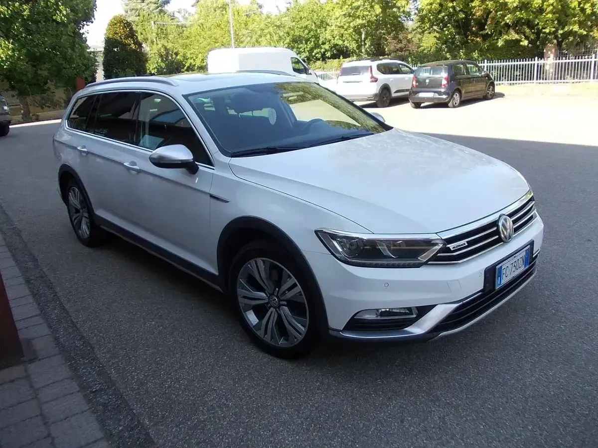 Usata VW Passat Alltrack 150 CV (110 kW) 2016 Bianco Station wagon