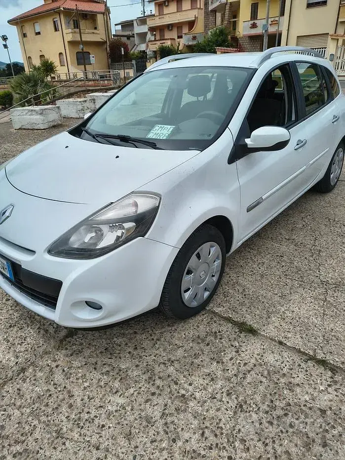 Usata Renault Clio GrandTour Luxe 75 CV (55 kW) 2010 Bianco Station wagon