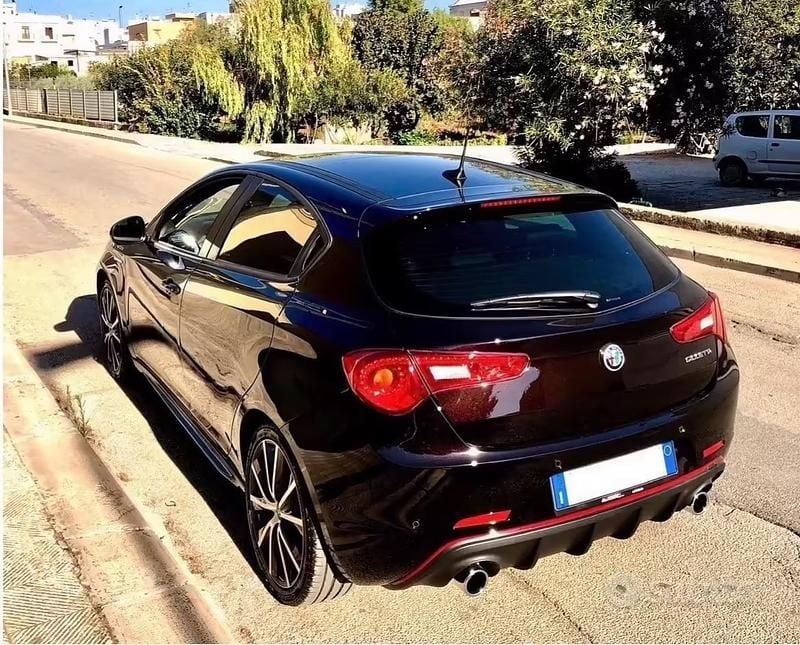 Usata Alfa Romeo Giulietta Veloce 241 CV (177 kW) 2018 Nero Utilitaria
