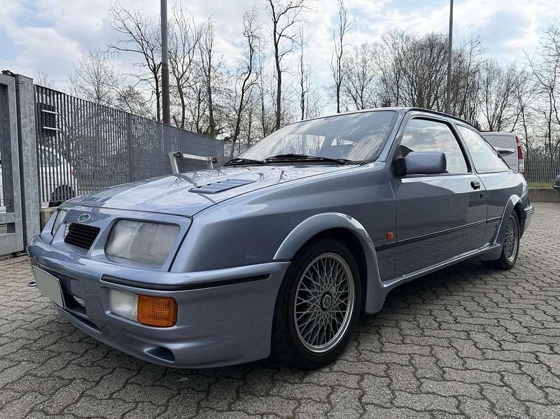 Usata Ford Sierra RS 200 CV (147 kW) 1986 Polvere di luna Berlina