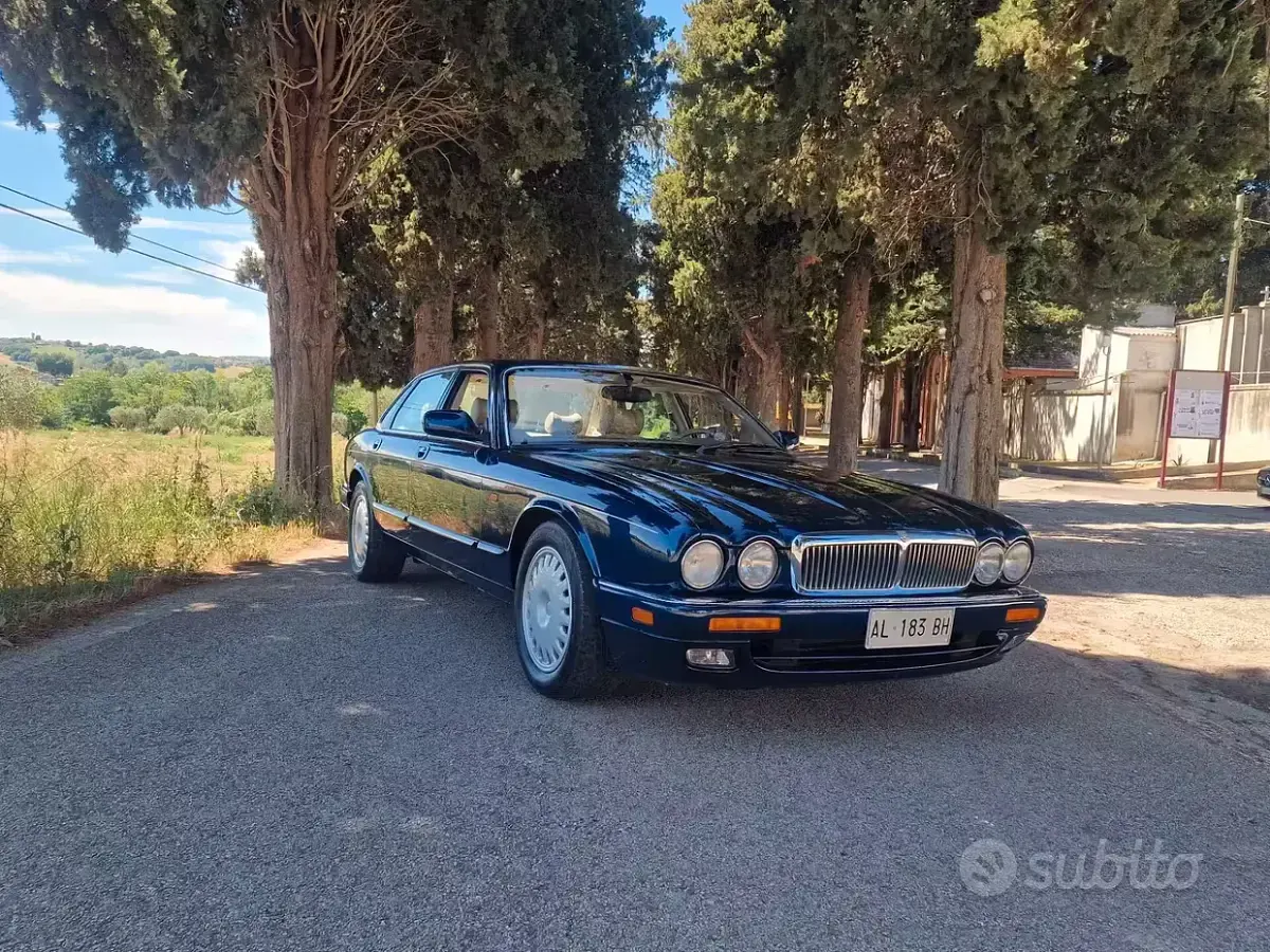 Usata Jaguar XJ6 211 CV (155 kW) 1996 Blu Berlina