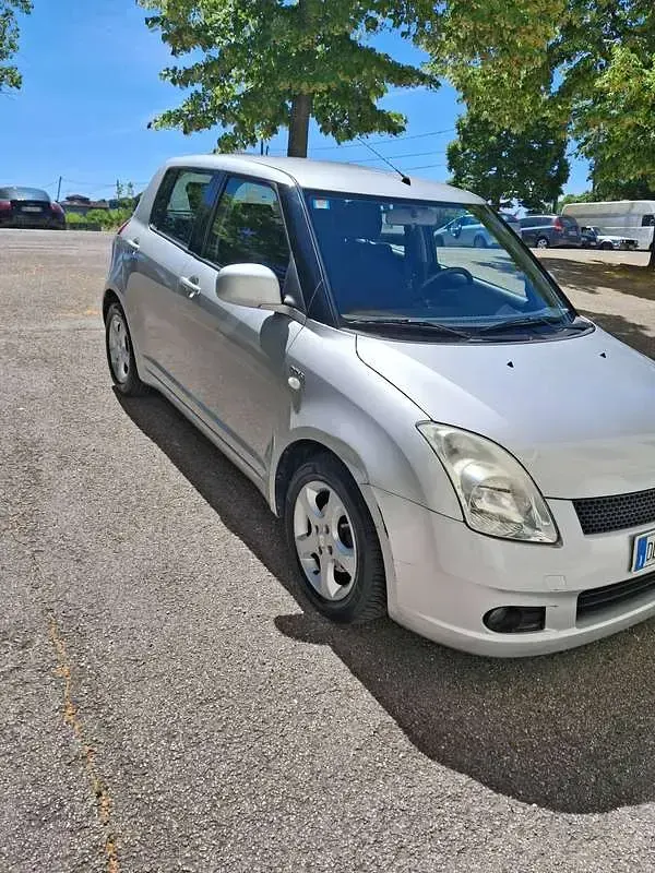 Usata Suzuki Swift GL 69 CV (50 kW) 2007 Argento Utilitaria