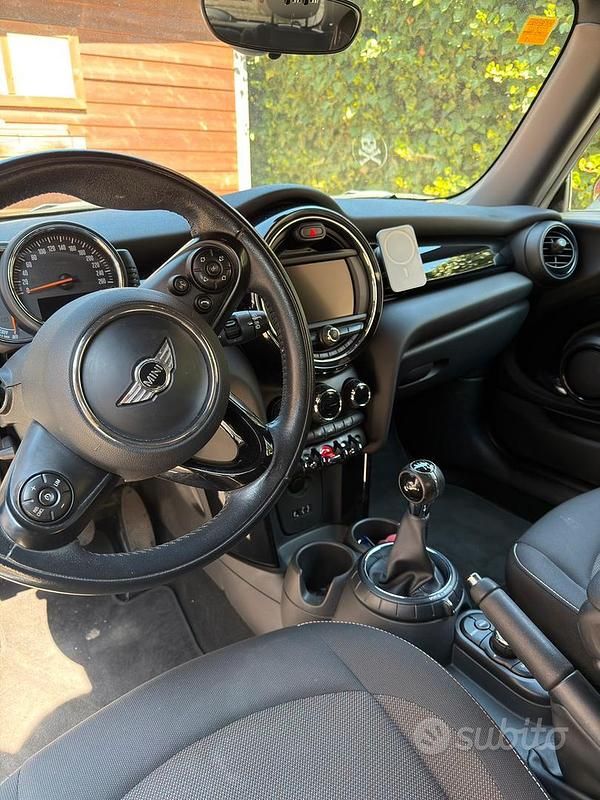 Usata Mini Cooper 136 CV (100 kW) 2017 Verde Utilitaria