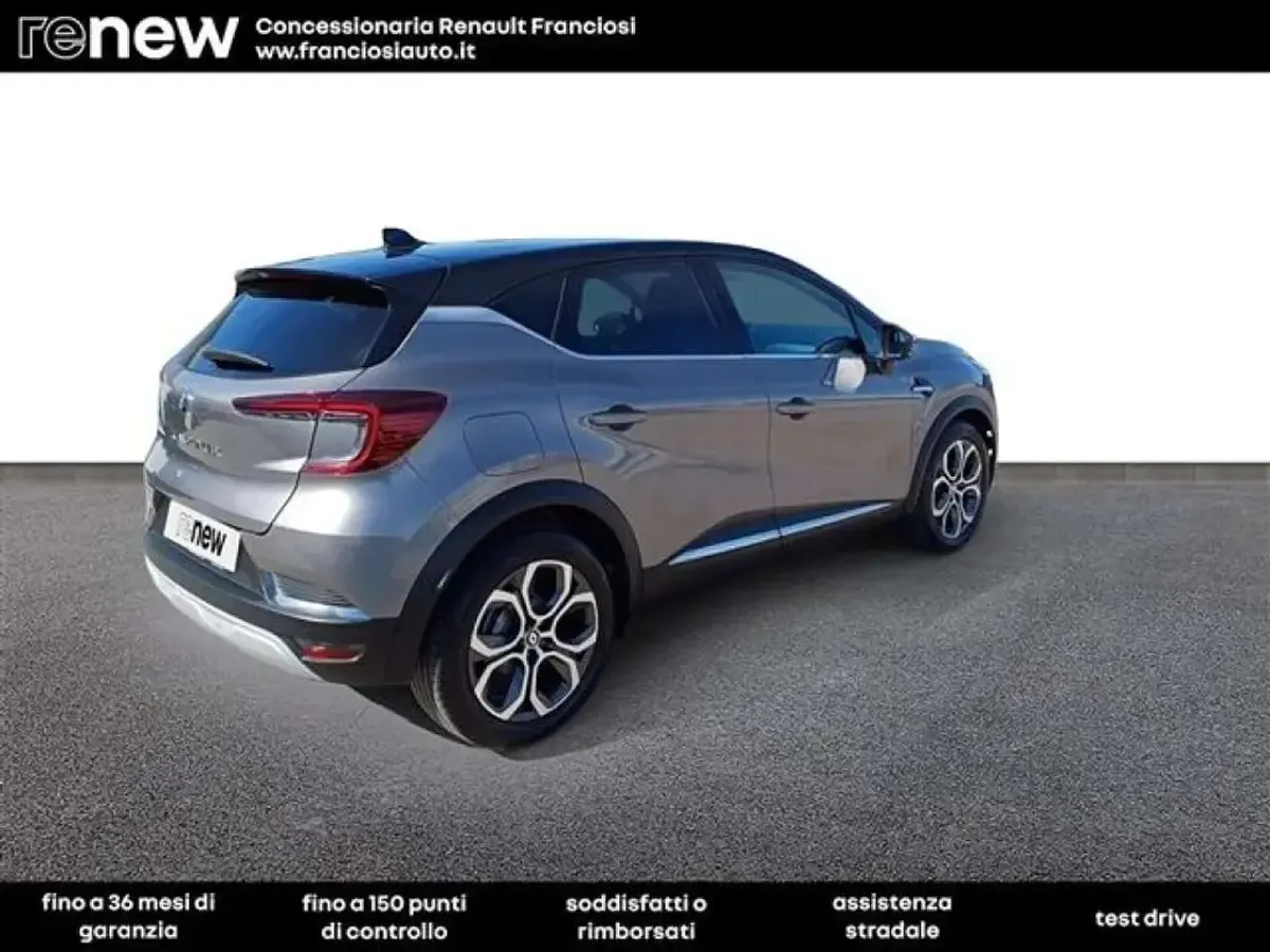 Usata Renault Captur Techno 101 CV (74 kW) 2023 Grigio scuro SUV