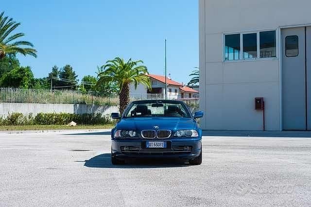 Usata BMW 330 Efficient Dynamics 231 CV (169 kW) 2001 Blu Cabrio