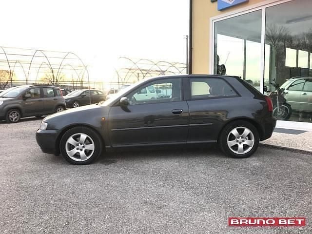 Usata Audi A3 149 CV (109 kW) 1999 Grigio Utilitaria