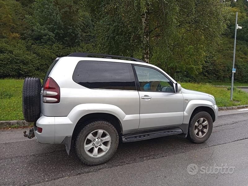 Usata Toyota Land Cruiser 166 CV (122 kW) 2004 Grigio SUV