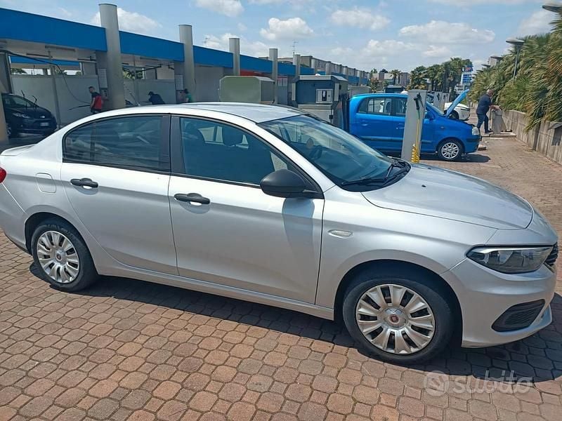 Grigio Usata 2019 Fiat Tipo Berlina | 7900 € (Super prezzo) - Immagine 1/4