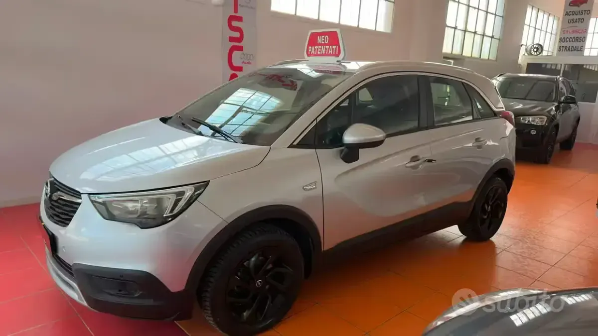 Usata Opel Crossland X 102 CV (75 kW) 2019 Grigio SUV