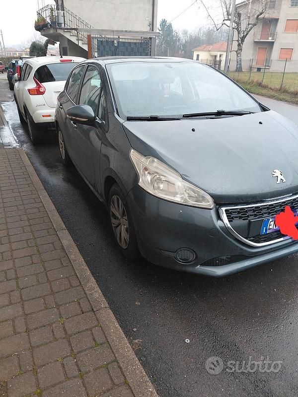 Usata Peugeot 208 82 CV (60 kW) 2012 Grigio Utilitaria