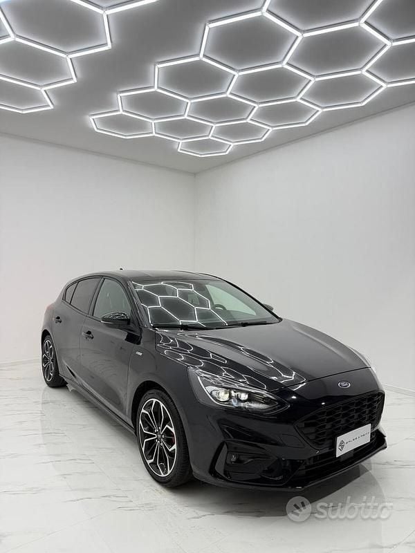 Usata Ford Focus ST-Line 125 CV (91 kW) 2021 Nero Berlina