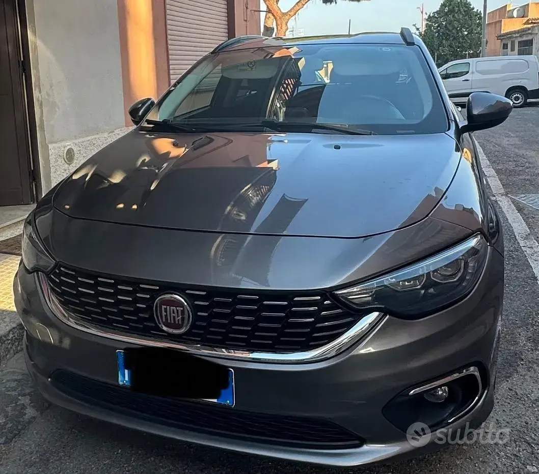 Usata Fiat Tipo 95 CV (69 kW) 2018 Grigio Berlina