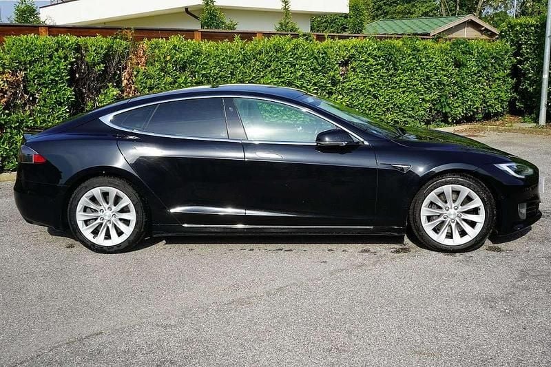 Occasion Tesla Model S 135 kW (184 ch) 2018 Noir Citadine