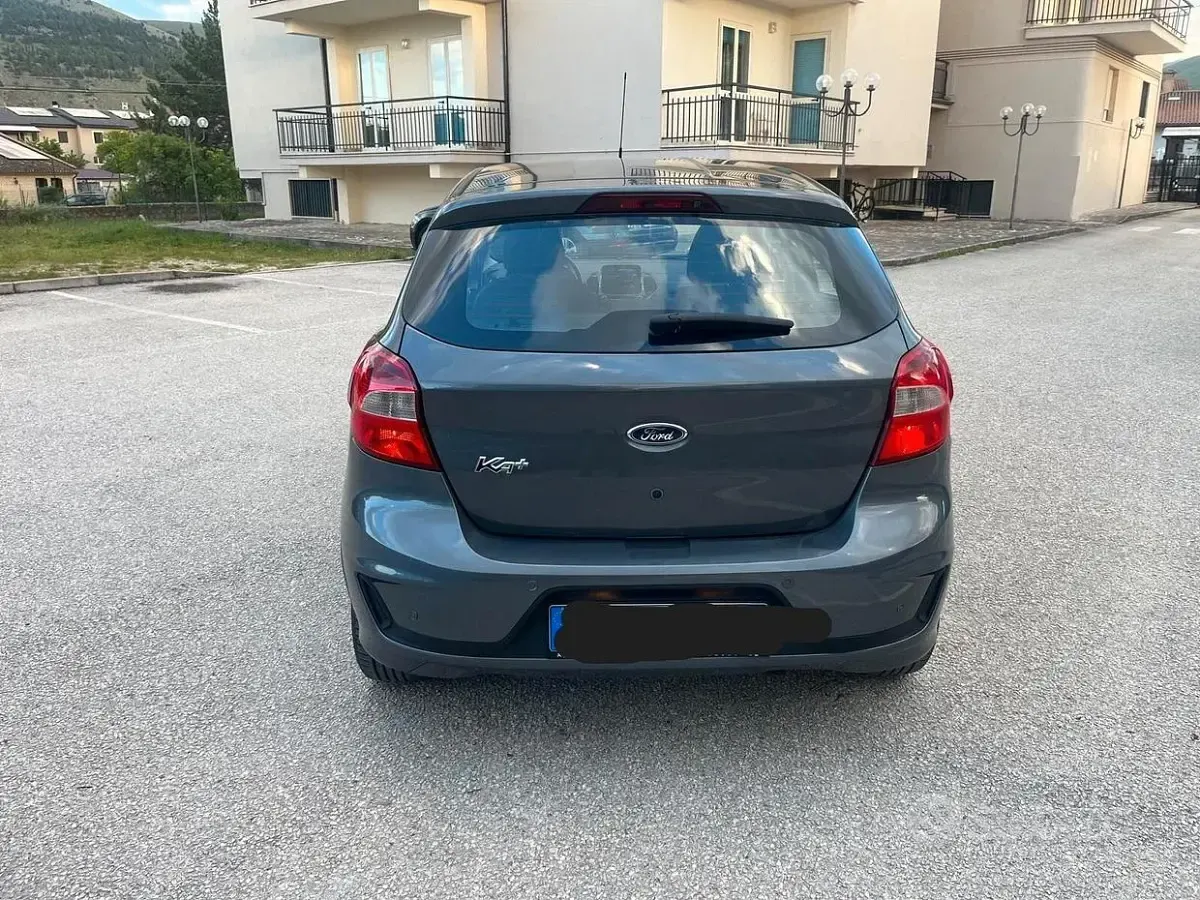 Usata Ford Ka Ultimate 86 CV (63 kW) 2018 Blu Berlina