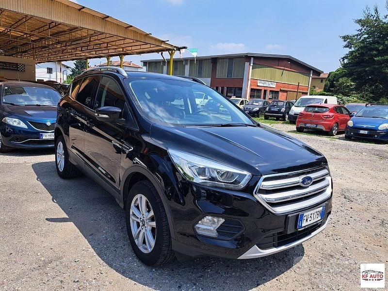 Usata Ford Kuga Titanium S 120 CV (88 kW) 2019 Nero SUV
