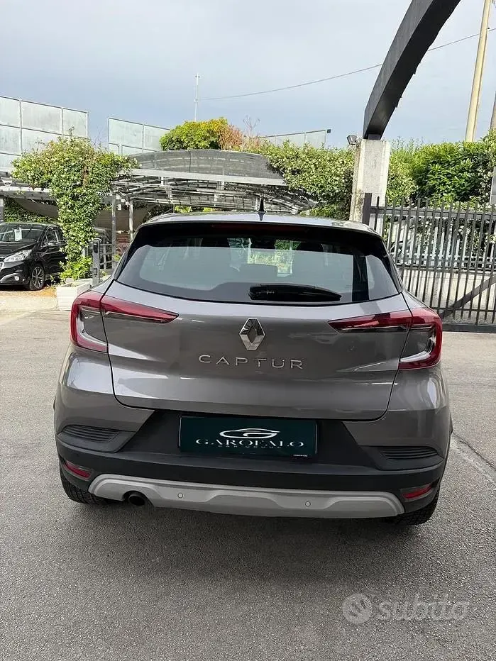 Usata Renault Captur Life 116 CV (85 kW) 2020 Grigio SUV