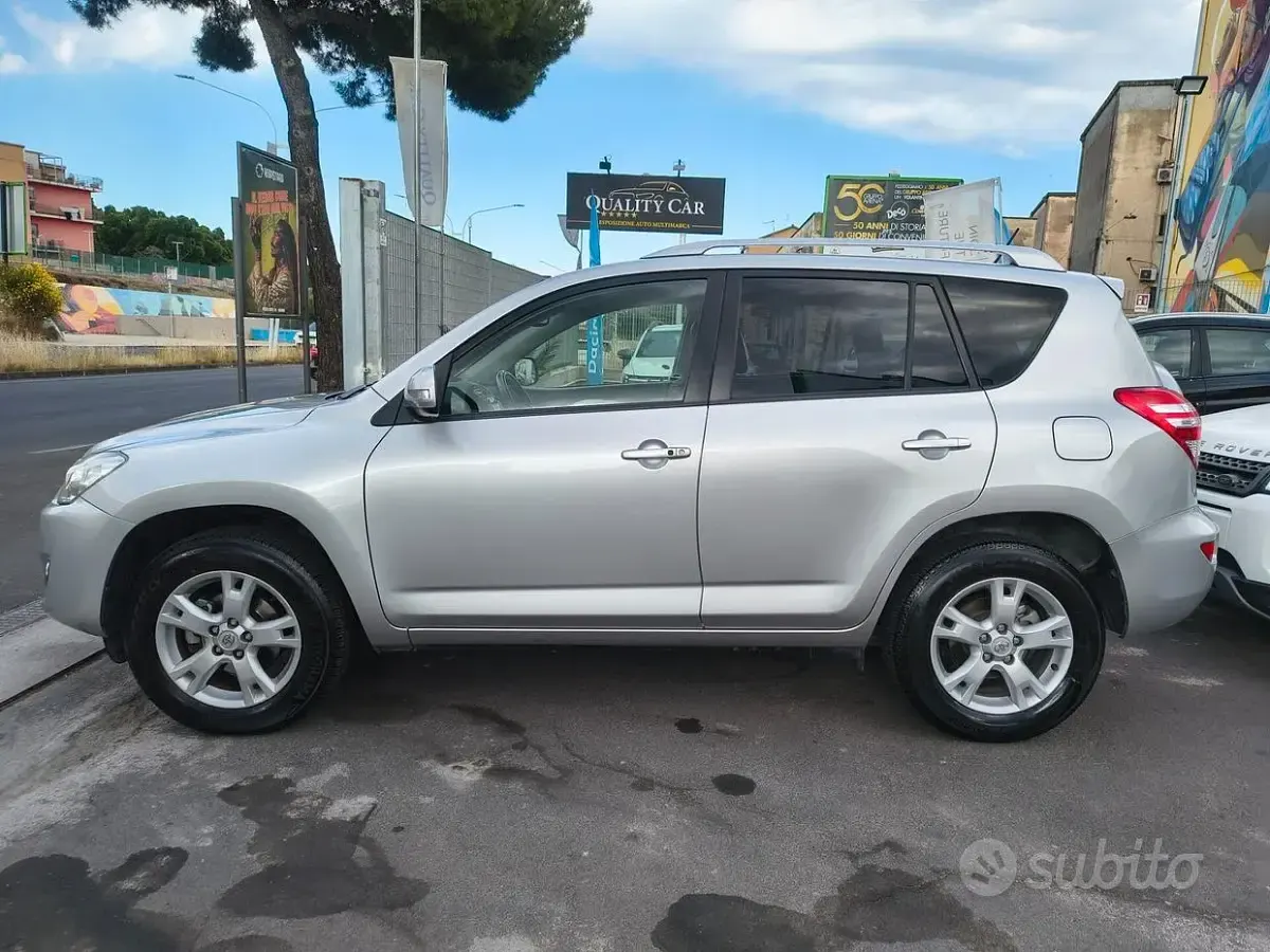 Usata Toyota RAV4 Luxury 150 CV (110 kW) 2009 Grigio SUV