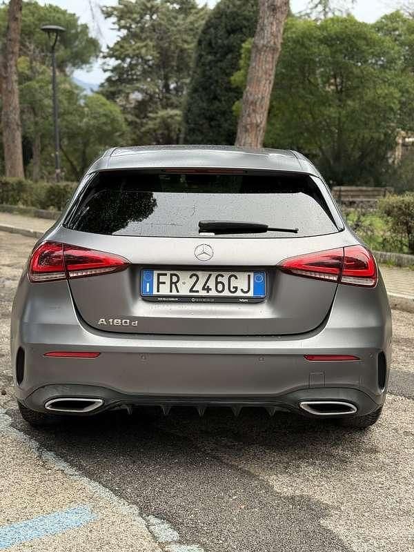 Usata Mercedes A180 Premium 116 CV (85 kW) 2018 Grigio Berlina