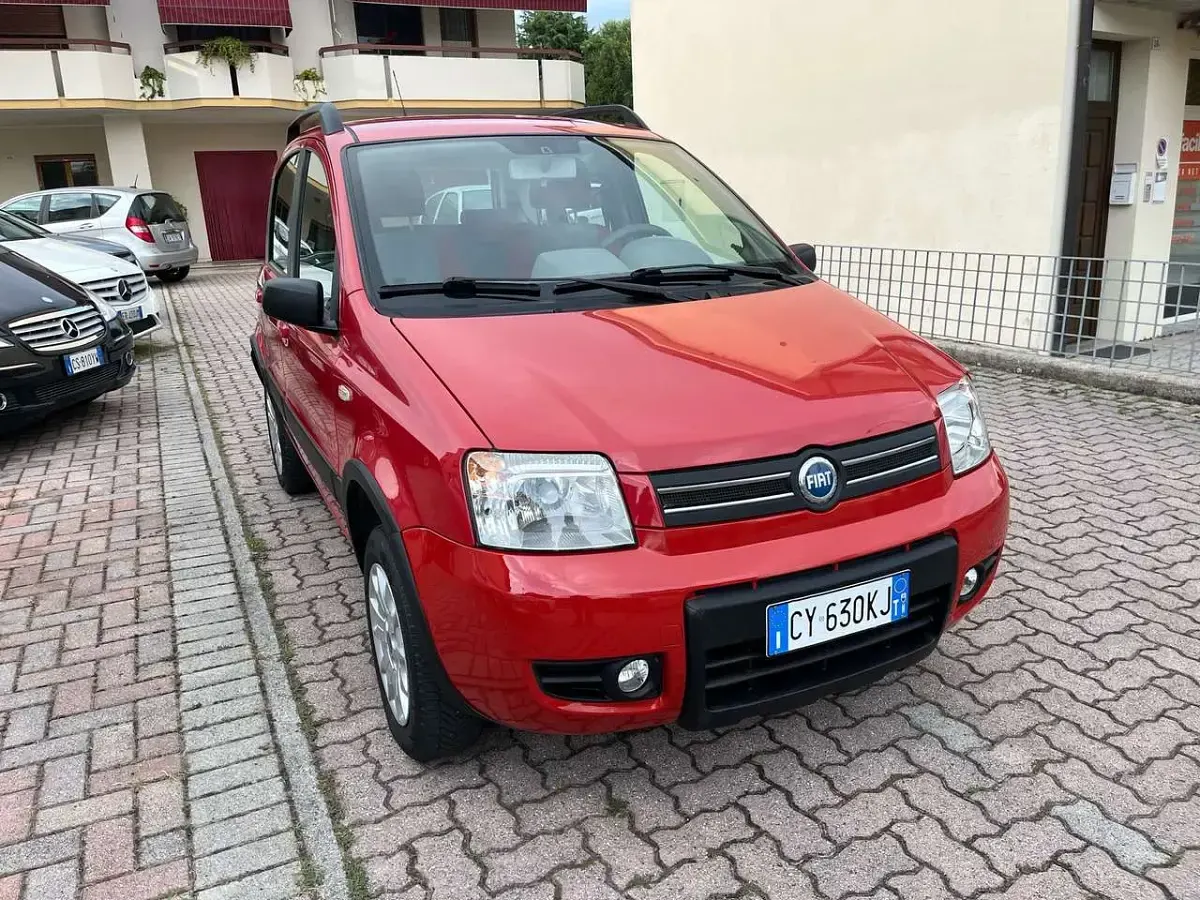 Usata Fiat Panda 4x4 Climbing 60 CV (44 kW) 2006 Rosso Utilitaria