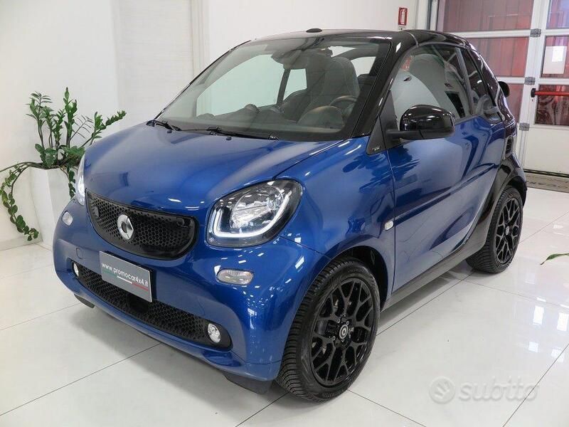Usata Smart ForTwo Electric Drive Prime 60 kW (82 CV) 2018 Blu/azzurro Cabrio