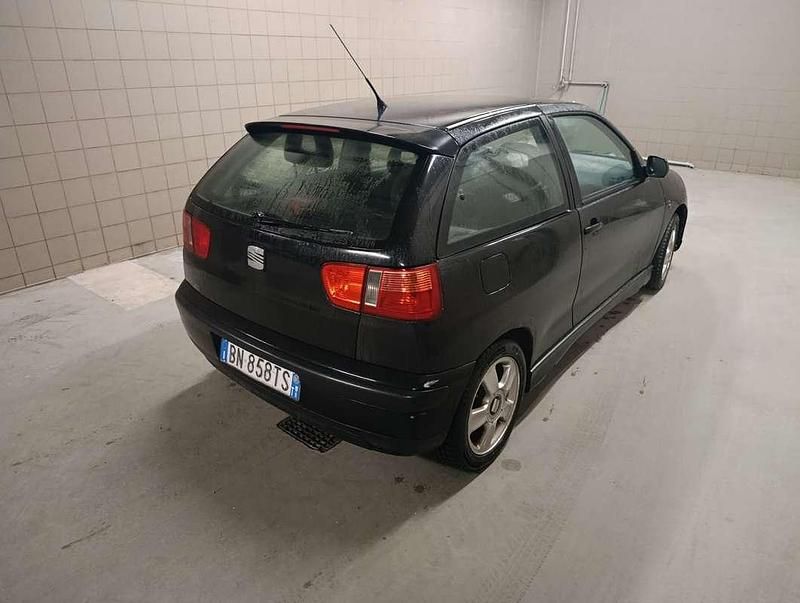 Usata 2001 Seat Ibiza Sport Tre volumi | 500 € - Immagine 1/3