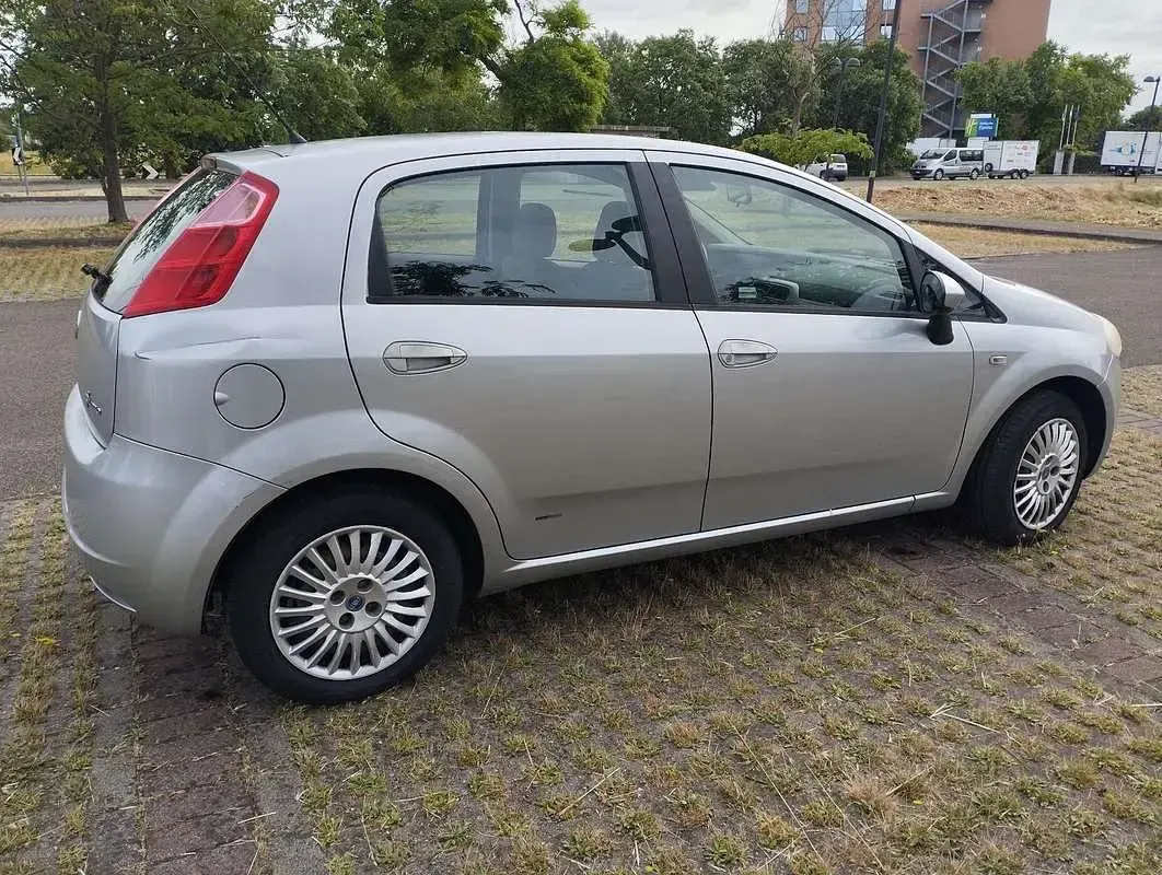 Occasion Fiat Grande Punto Dynamic 75 ch (55 kW) 2007 Citadine
