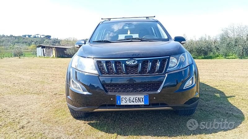 Usata Mahindra XUV500 140 CV (102 kW) 2019 Nero SUV