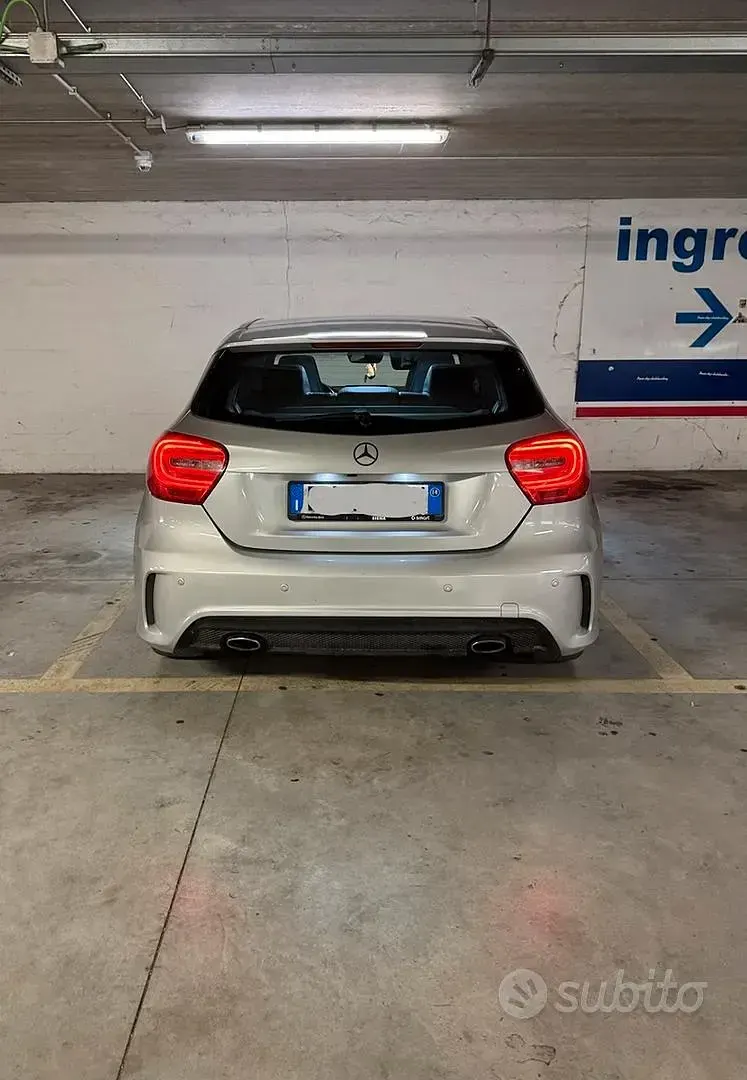 Usata Mercedes 180 109 CV (80 kW) 2014 Grigio Berlina