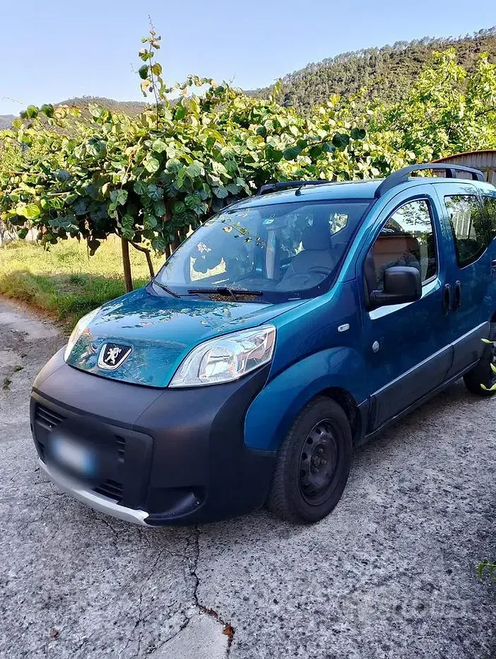 Usata Peugeot Bipper 75 CV (55 kW) 2013 Bluazzurro Monovolume