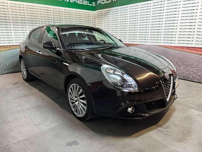 Usata Alfa Romeo Giulietta Distinctive 174 CV (127 kW) 2018 Nero Utilitaria