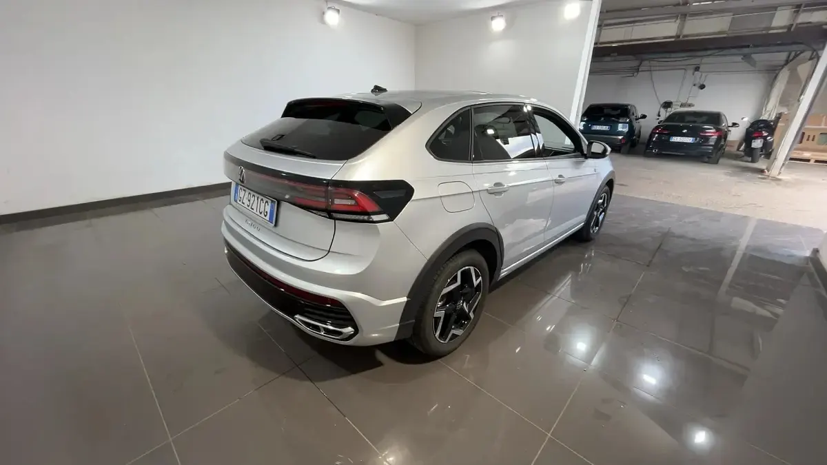 Usata VW Taigo R-line 115 CV (84 kW) 2025 Argento SUV