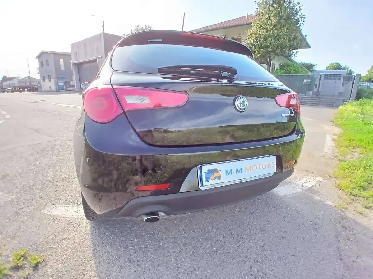 Usata Alfa Romeo Giulietta 120 CV (88 kW) 2016 Nero Utilitaria