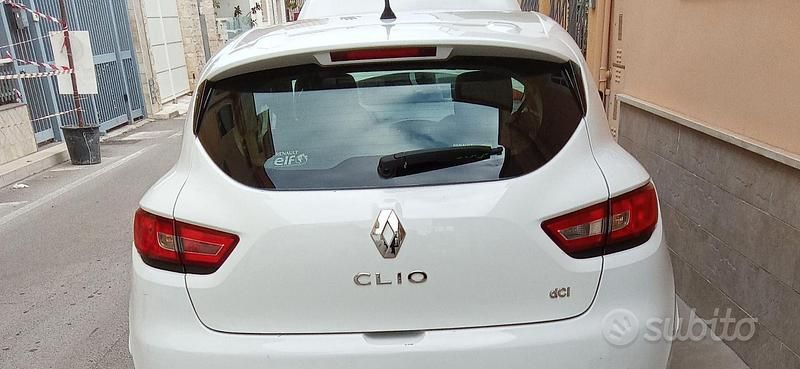 Bianco Usata 2015 Renault Clio IV Tre volumi | 4500 € (Buon prezzo) - Immagine 1/3