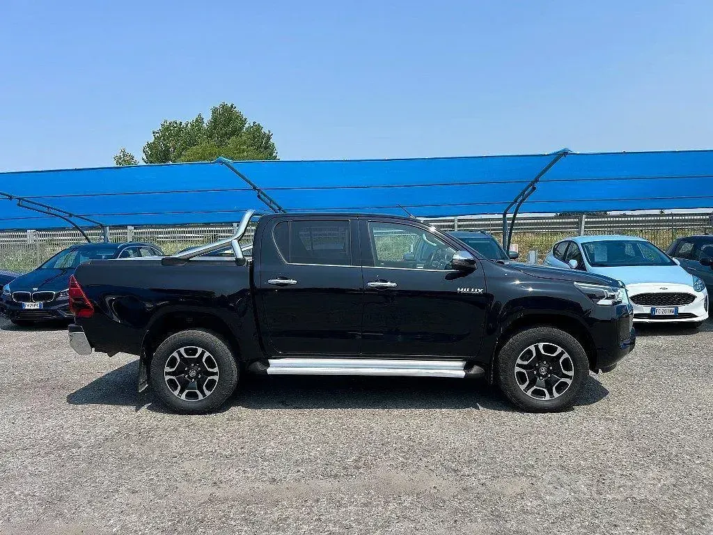 Usata Toyota HiLux 150 CV (110 kW) 2021 Nero Pick-up