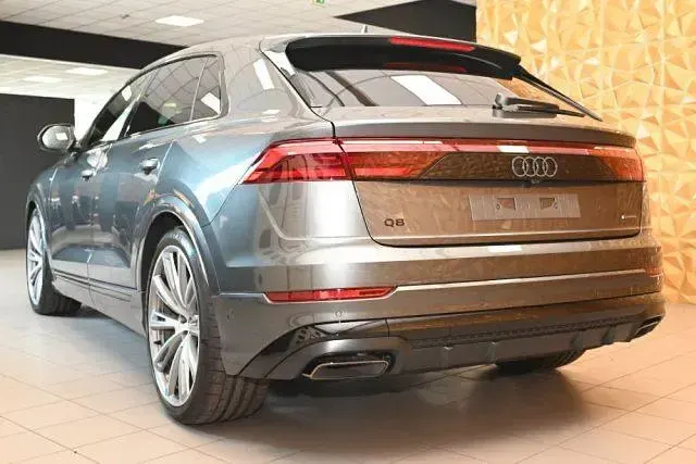 Nuova Audi Q8 S-line plus 285 CV (209 kW) 2026 Grigio SUV