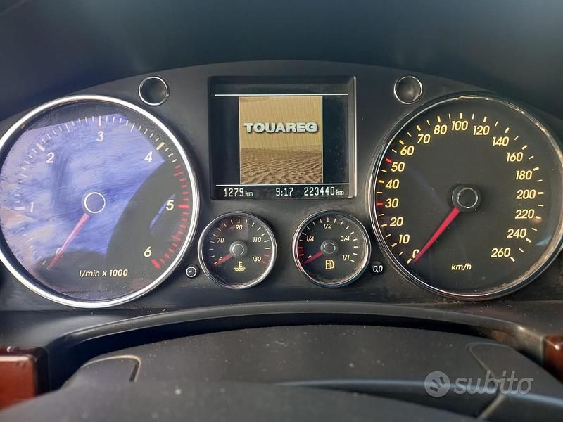 Usata VW Touareg 174 CV (127 kW) 2005 Blu SUV