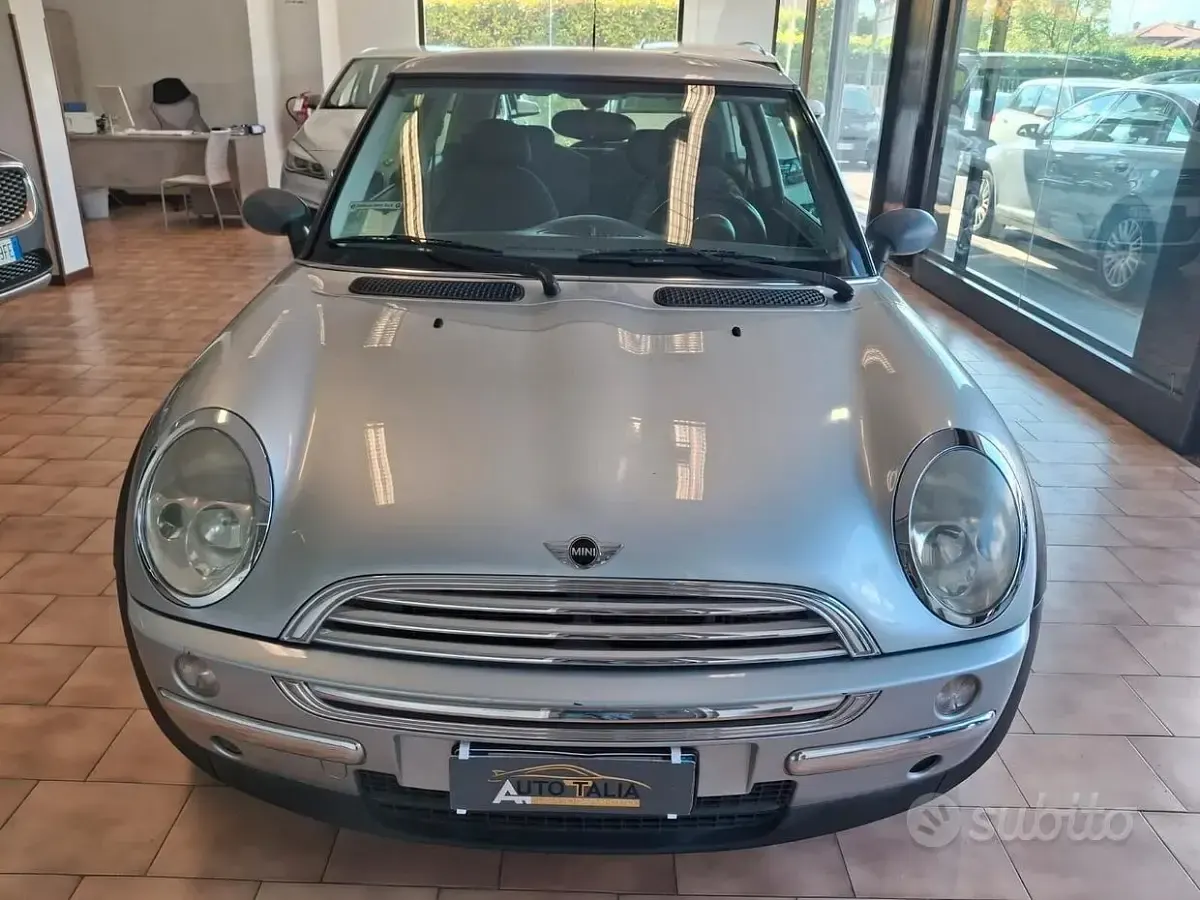 Begagnad Mini One D 75 HK (55 kW) 2004 Grå Halvkombi