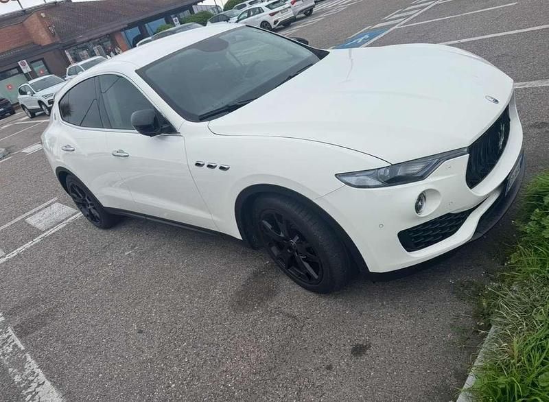 Usata Maserati Levante 349 CV (256 kW) 2021 Bianco SUV