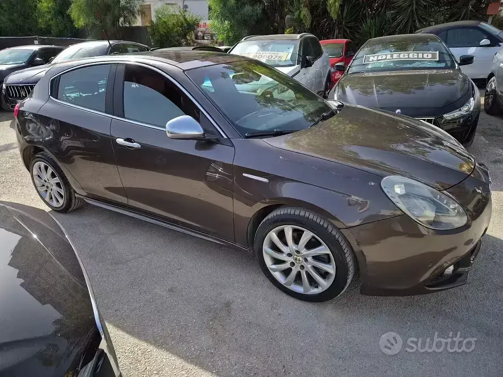 Usata Alfa Romeo Giulietta Exclusive 175 CV (128 kW) 2014 Marrone Utilitaria