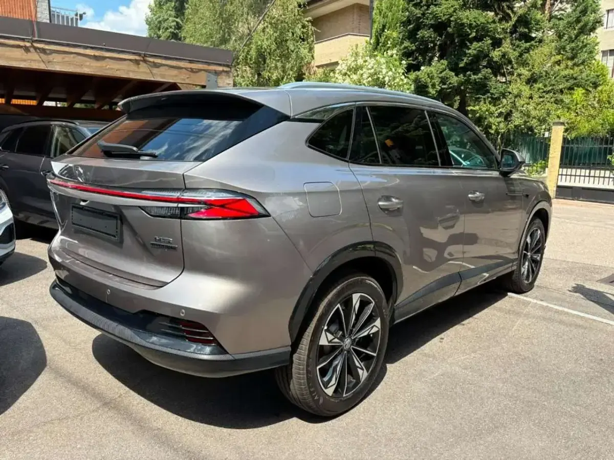Nuova MG HS Luxury 143 CV (105 kW) 2026 Argento SUV