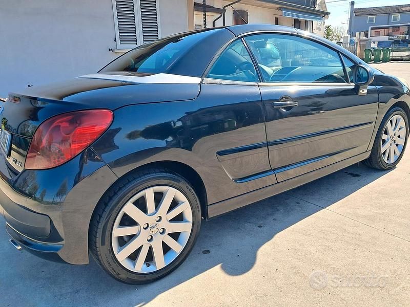 Usata Peugeot 207 CC 110 CV (80 kW) 2009 Nero Cabrio