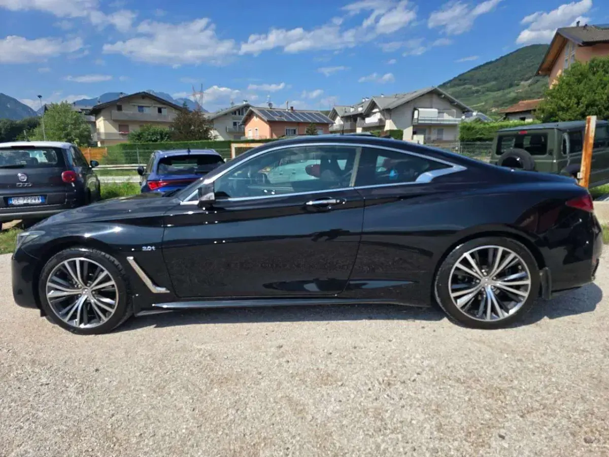 Usata Infiniti Q60 Premium 211 CV (155 kW) 2018 Nero Coupé