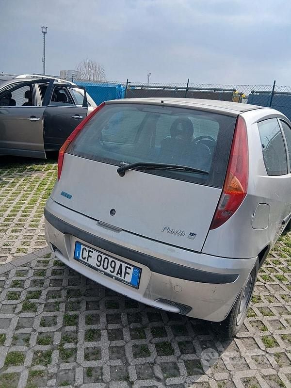 Usata Fiat Punto 2001 Grigio Utilitaria