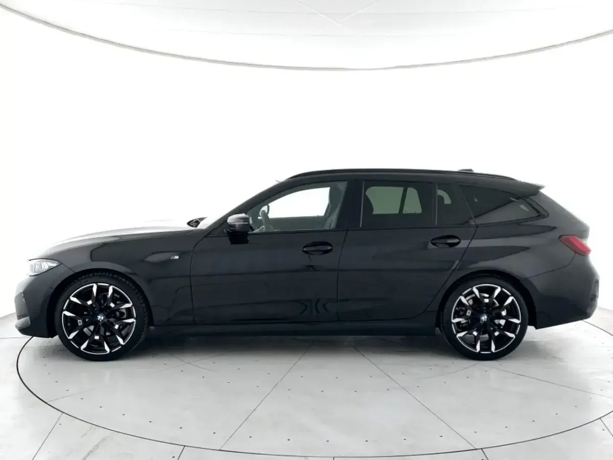 Usata BMW 320e M Sport 190 CV (139 kW) 2025 Nero Station wagon