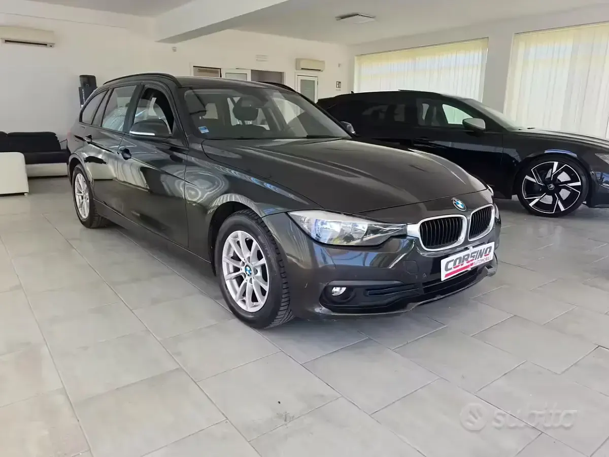Usata BMW 318 Sport Line 150 CV (110 kW) 2016 Nero Station wagon