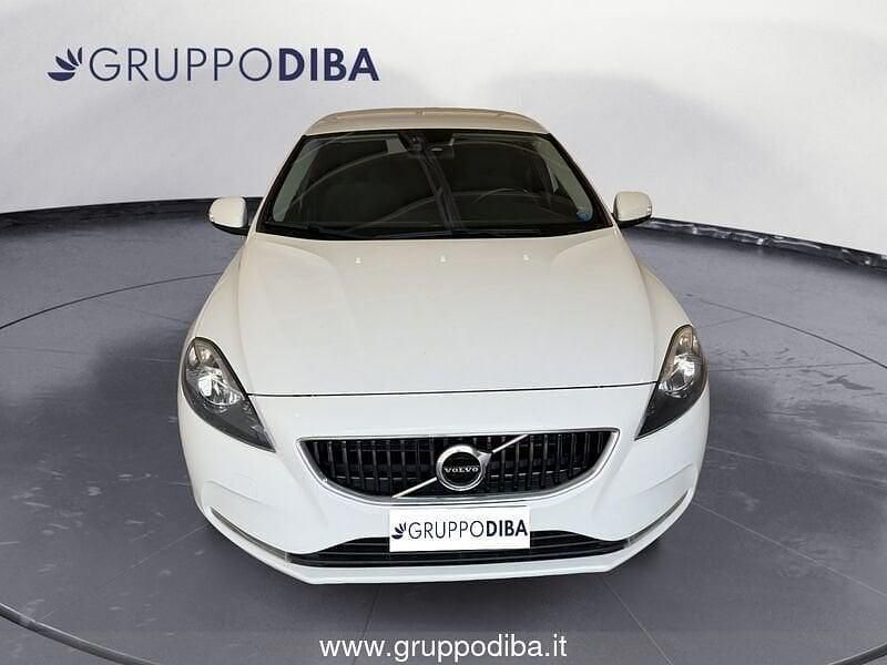 Bianco Usata 2018 Volvo V40 Business Edition Station wagon | 12.100 € (Ottimo prezzo) - Immagine 1/4